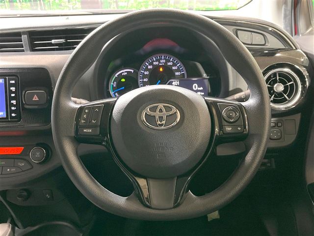 Toyota Toyota Vitz Hybrid Jewela DAA-NHP130