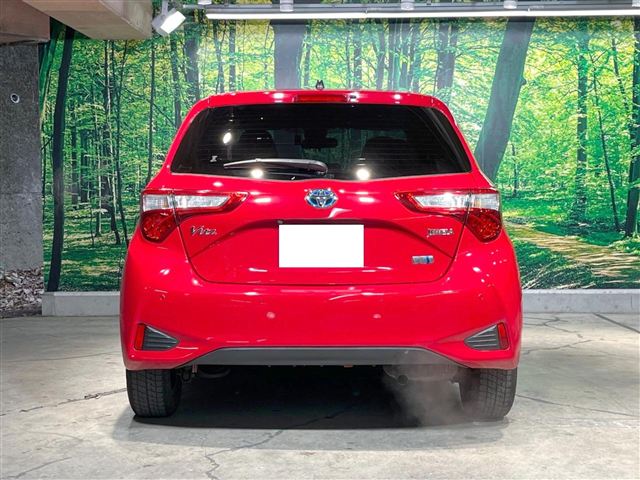 Toyota Toyota Vitz Hybrid Jewela DAA-NHP130