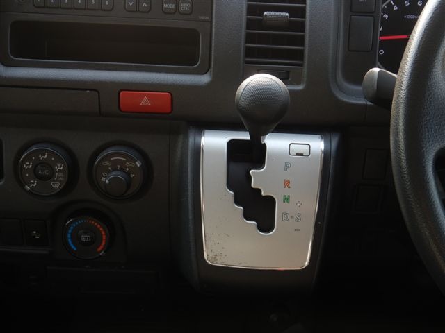 Toyota Toyota Hiace V CBF-TRH200V